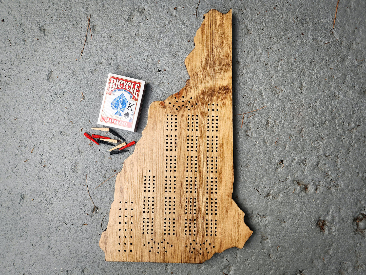 New Hampshire Cribbage Board, 3 Track Continuous Track with Pegs, Wooden Game, State Gift, Game Board, Gift for Him, Gift for Her